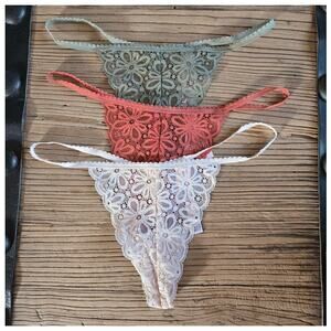 Victoria's Secret V-String Lace Thong 3 piece bundle sz xSmall New